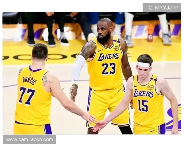 NBA杯小组赛收官日上演,湖人迎战独行侠浓眉有望复出 NBA杯小组赛收官日上演,湖人迎战独行侠浓眉有望复出