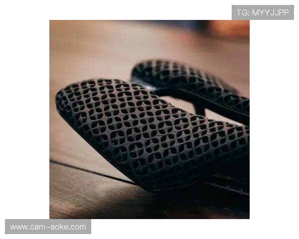 3D打印坐垫定制服务上线，Specialized为职业车手提供扫描适配